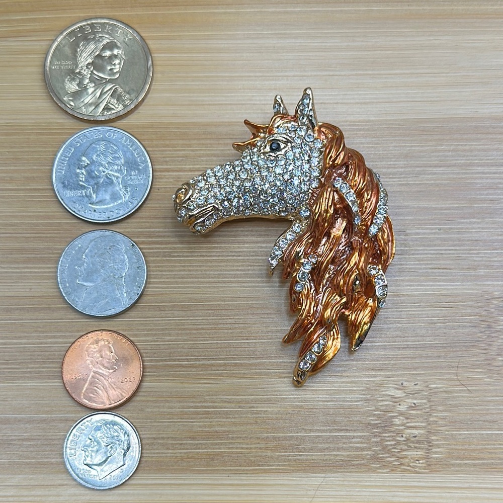 Sparkling Horse Head Brooch